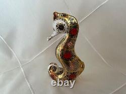 BNIB £325 Royal Crown Derby Old Imari Solid Gold Band Seahorse Paperweight