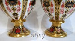 Beautiful Royal Cown Derby Old Imari 1128 Pair Of Lidded Sgb Sudbury Vases Urns