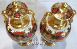 Beautiful Royal Cown Derby Old Imari 1128 Pair Of Lidded Sgb Sudbury Vases Urns