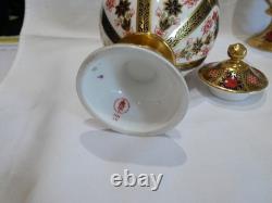 Beautiful Royal Cown Derby Old Imari 1128 Pair Of Lidded Sgb Sudbury Vases Urns