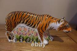 Boxed Royal Crown Derby Sumatran Tigress Gold Stopper 1st Quality