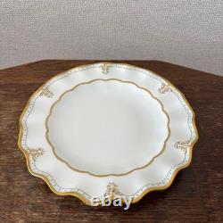 Brand new, unused Royal Crown Derby Elizabeth Gold Plate 26cm From Japan