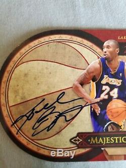 Kobe Bryant Crown Royale Majestic Signatures 2010 Lakers On Card Autograph Auto