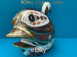 New Royal Crown Derby 1st Quality Imari Solid Gold Band Swan Paperweight