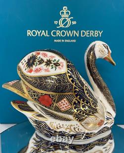 New Royal Crown Derby 1st Quality Old Imari Solid Gold Band Swan Paperweight