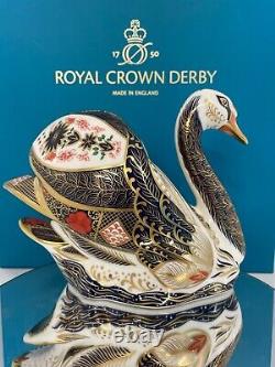New Royal Crown Derby 2nd Quality Old Imari Solid Gold Band Swan Paperweight