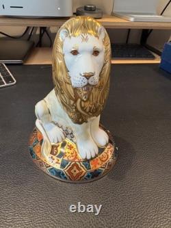 ROYAL CROWN DERBY Heraldic Lion, Plate and Pill Box (no certificates)