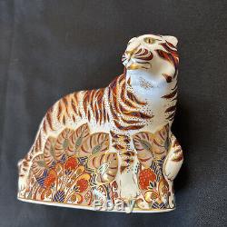 Royal Crown Derby 1994 Figure of a Bengal Tiger W. 22cm Perfect condition 5632