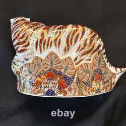 Royal Crown Derby 1994 Figure of a Bengal Tiger W. 22cm Perfect condition 5632