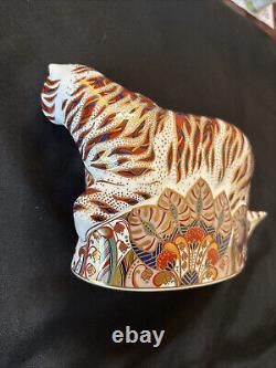 Royal Crown Derby 1994 Figure of a Bengal Tiger W. 22cm Perfect condition 5632