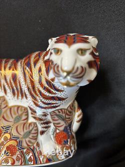 Royal Crown Derby 1994 Figure of a Bengal Tiger W. 22cm Perfect condition 5632