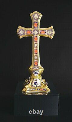 Royal Crown Derby 1st Quality Old Imari Solid Gold Band 14 Cross