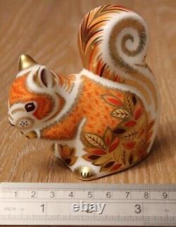 Royal Crown Derby AUTUMN SQUIRREL Paperweight 1st Quality Gold Stopper Boxed