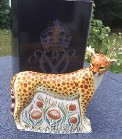 Royal Crown Derby Bone China Paperweight Mother Cheetah Gold Stopper Boxed