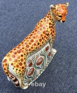 Royal Crown Derby Bone China Paperweight Mother Cheetah Gold Stopper Boxed