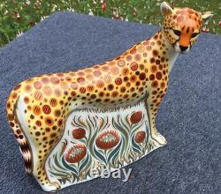 Royal Crown Derby Bone China Paperweight Mother Cheetah Gold Stopper Boxed