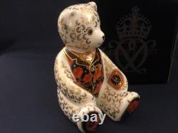 Royal Crown Derby Debonair Bear Collectors Guild Gold Stopper