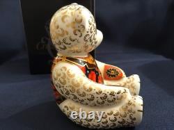 Royal Crown Derby Debonair Bear Collectors Guild Gold Stopper