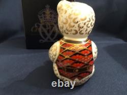 Royal Crown Derby Debonair Bear Collectors Guild Gold Stopper