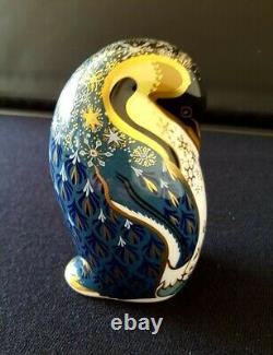 Royal Crown Derby'Emperor Penguin & Chick' Paperweight. Gold Stopper
