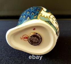 Royal Crown Derby'Emperor Penguin & Chick' Paperweight. Gold Stopper