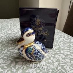 Royal Crown Derby Gold Sitting Duckling Paperweight with Gold Stopper