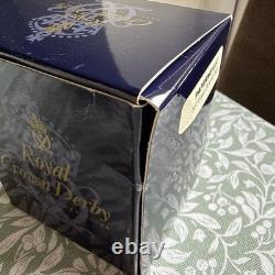 Royal Crown Derby Gold Sitting Duckling Paperweight with Gold Stopper