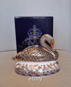 Royal Crown Derby Golden Jubilee Black Swan. Ltd Edition. Gold Stopper. Box