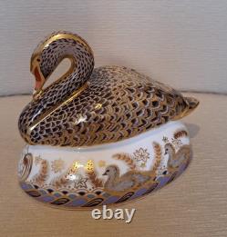 Royal Crown Derby Golden Jubilee Black Swan. Ltd Edition. Gold Stopper. Box