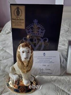 Royal Crown Derby Heraldic Lion Gold Stopper Limited Edition No 1755 of 2000