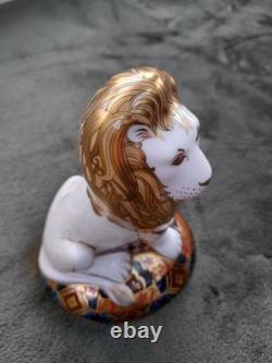 Royal Crown Derby Heraldic Lion With Gold Stopper Certificate And Original Box