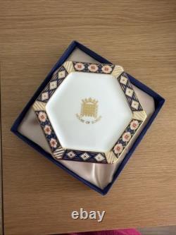 Royal Crown Derby House Of Lords English Bone China Hex Box / with Original Box Royal Crown Derby House Of Lords English Bone China Hex Box / with Original Box