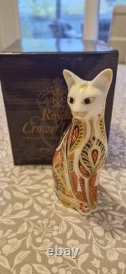 Royal Crown Derby Imari Paperweight with Stopper