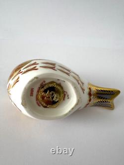 Royal Crown Derby LINNET Bird Paperweight First Quality Gold Stopper