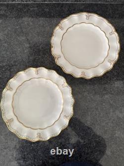 Royal Crown Derby Lombardy Fluted 25cm Dinner 2 Plates unused