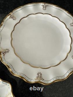 Royal Crown Derby Lombardy Fluted 25cm Dinner 2 Plates unused