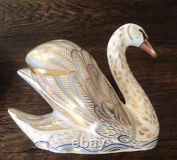 Royal Crown Derby Ltd Ed Pair Of Royal Swans'william' &'catherine'. 378/750 Ex