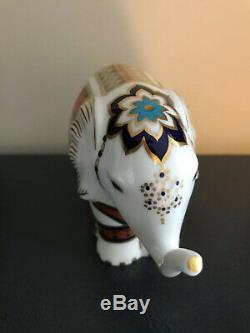 Royal Crown Derby OLD IMARI 1128 ELEPHANT Paperweight