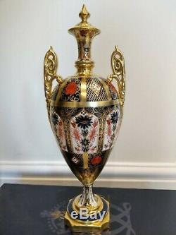 Royal Crown Derby Old Imari Solid Gold Band Large Trophy Vase