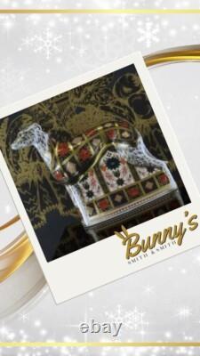 Royal Crown Derby Old Imari Solid Gold Band Lurcher paperweight 1st Quality