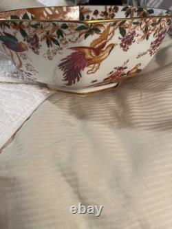 Royal Crown Derby Olde Avesbury large bowl new