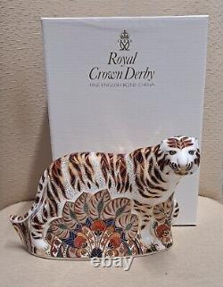 Royal Crown Derby Paperweight. Bengal Tiger. Box. Gold Stopper. MAGNIFICENT