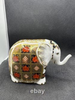 Royal Crown Derby Paperweight Infant Imari Elephant 1992