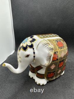 Royal Crown Derby Paperweight Infant Imari Elephant 1992