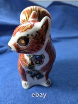 Royal Crown Derby Paperweight Woodland Suirrel Vgc Gold Button Marked MMVIII