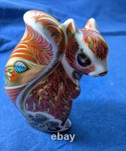 Royal Crown Derby Paperweight Woodland Suirrel Vgc Gold Button Marked MMVIII