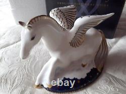 Royal Crown Derby Pegasus Gold Stopper Limited Edition No 379 of 1750