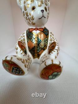 Royal Crown Derby'Regal Goldie Bear' HM Queen Elizabeth II Golden Wedding. 952