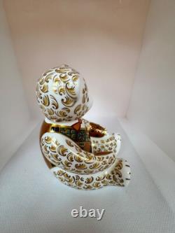 Royal Crown Derby'Regal Goldie Bear' HM Queen Elizabeth II Golden Wedding. 952