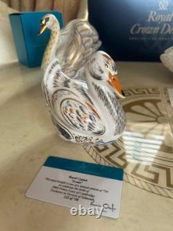 Royal Crown Derby Royal Cygnet Paperweights Charlotte & Louis LE 122/750
